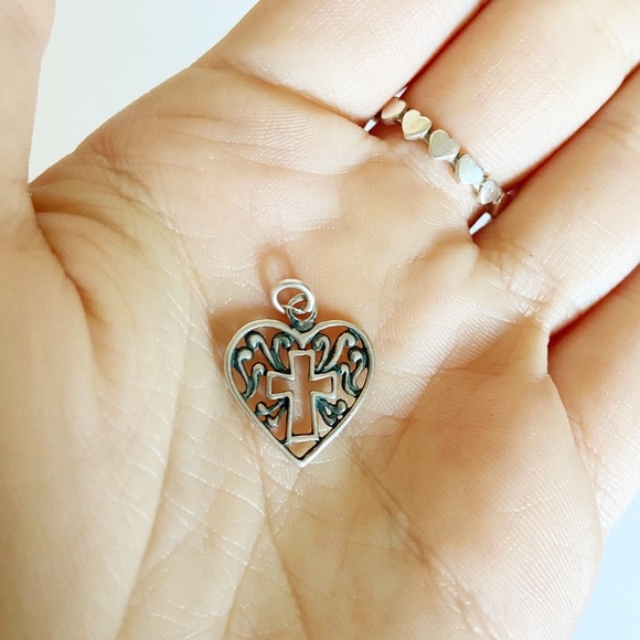 Vintage Sterling Silver cross heart filigree charm - Picture 2 of 4